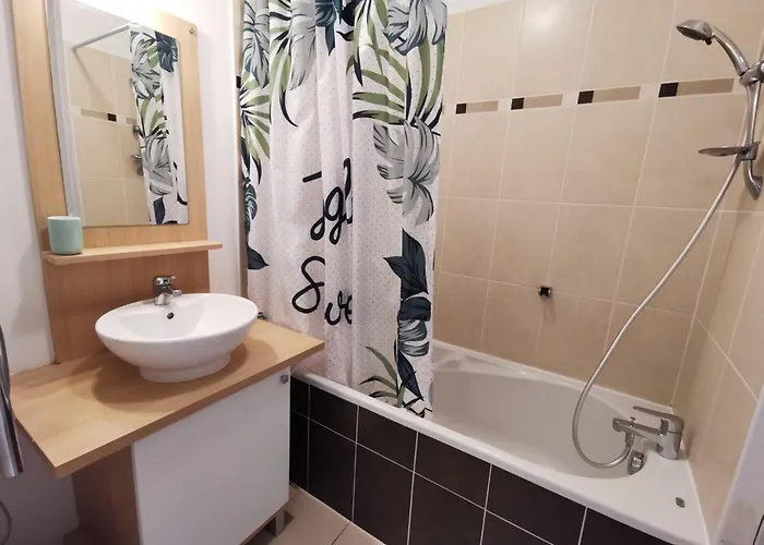 Avec Parking - Le Colibri *